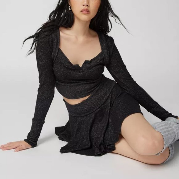 🏷️NWT UO Lounge Set! Tate Cozy Knit Layered Top & Mini Skort Set In Black - S/M - Picture 3 of 16
